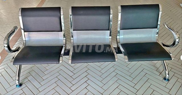 كنبة من الجلد الصناعي / مقعد انتظار 3 أماكن