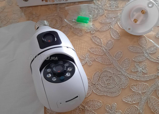 مصباح متحرك بكمرتين