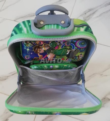 حقيبة مدرسية مع حقيبة وجبة خفيفة ومجموعة أدوات