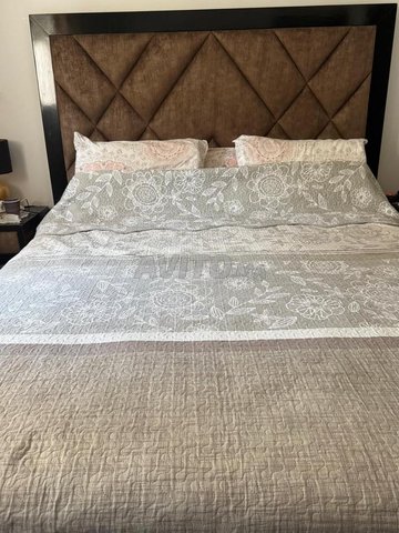 Chambre à coucher complète en bois massif 