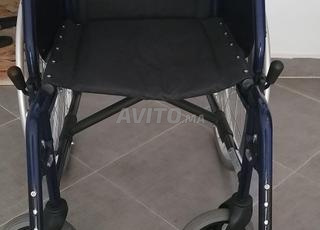 كرسي متحرك لذوي الاحتياجات الخاصة