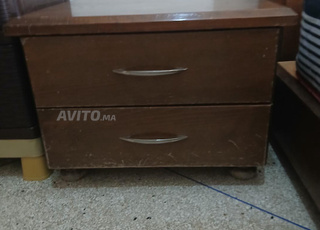 Lit en super bois et matelas avec 2 chevets