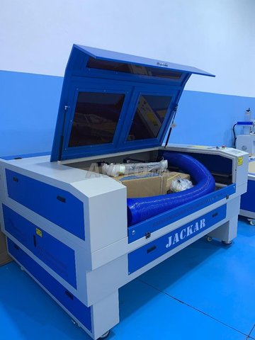 Machine de gravure et découpe Laser CO₂