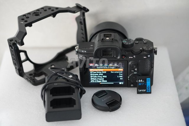 كاميرا سوني A7 III مع عدسة 50 مم f1,8 FE