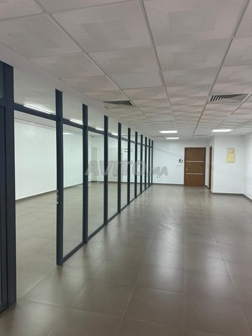 📍 مكتب للإيجار – شارع المقاومة