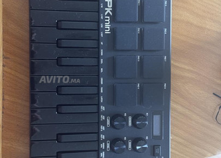Akai MPK Mini : Contrôleur MIDI compact et puissant
