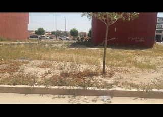 قطعة أرض للبيع بالقرب من أسواق السلام