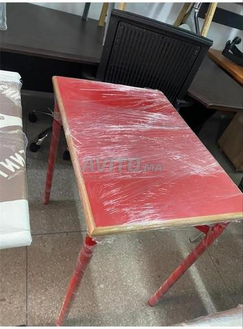 Équipement mobilier et table et chaise - 2