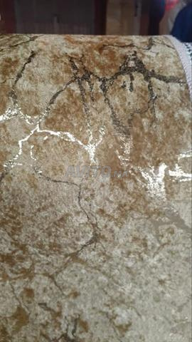 Tapis neuf à vendre modèle anti-tache couleur dorée - 2