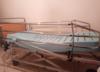 سرير كهربائي مع مرتبة مضادة للقرح