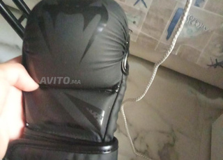 Gants MMA Venum de très bonne qualité originale