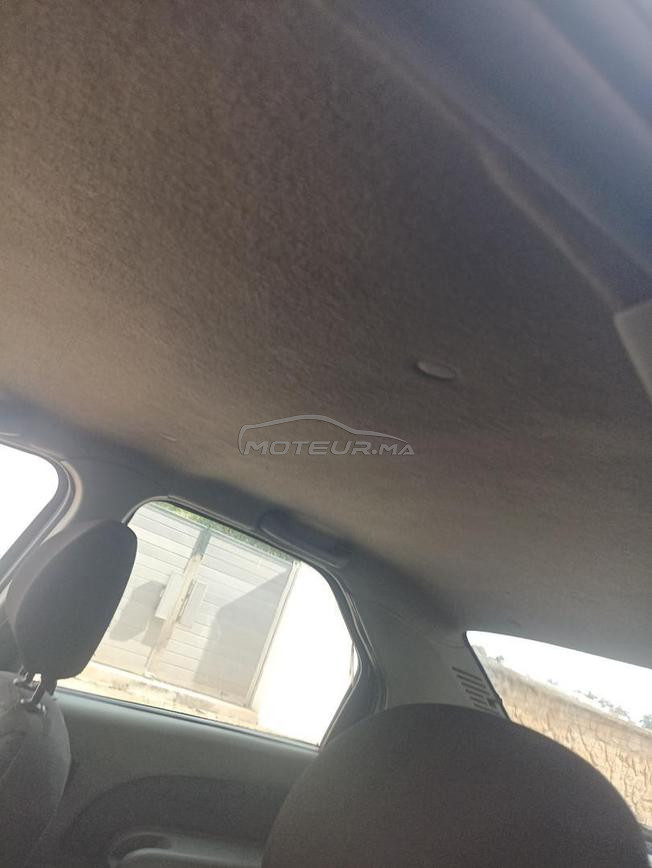 Une voiture Dacia Logan 