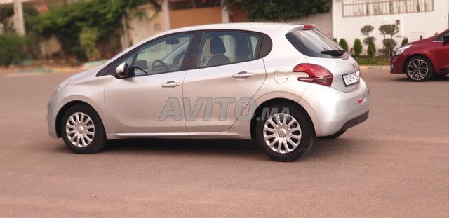 Peugeot 208 Diesel Manuelle 2018 à Agadir