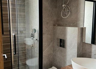 À louer très joli studio vide à Oasis