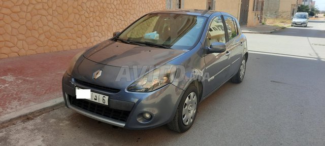 Renault Clio Essence Manuelle 2011 à Rabat