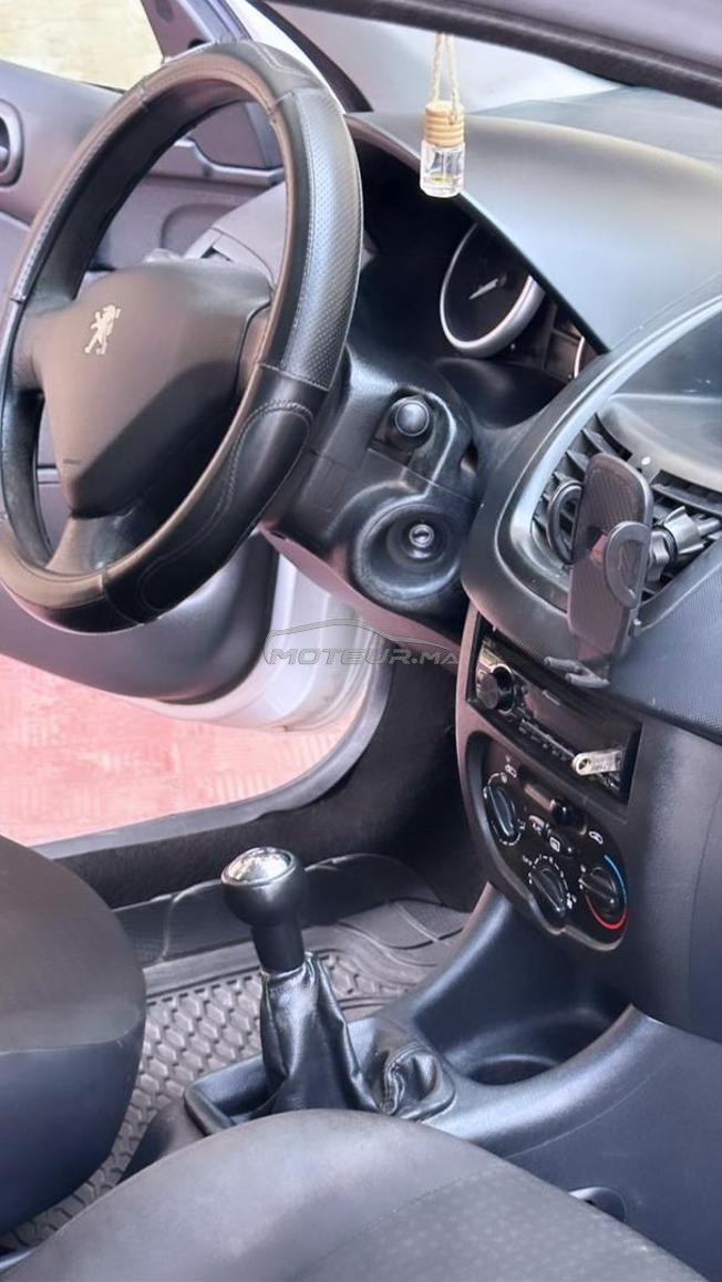 peugeot 206 plus modèle 2011 essence 