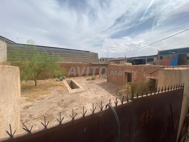 Garage à vendre de 200 mètres dans la zone industrielle (La Ferraille) à Marrakech
