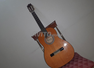 غيتار في حالة جيدة