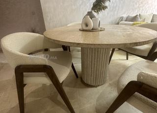 Table à manger en travertin