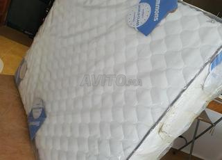 Matelas Simmons USA en très bon état 160x190 cm