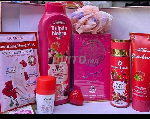 باقة الفراولة 100٪ نسائية تتكون من 8 قطع