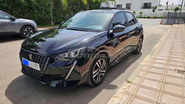 Peugeot 208 Diesel Manuelle 2023 à Casablanca