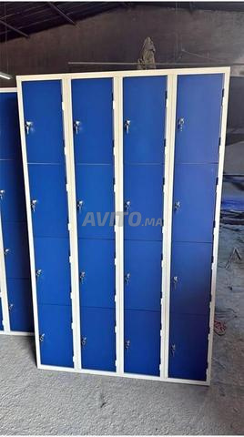 Vestiaires métalliques (disponibles) à - 2
