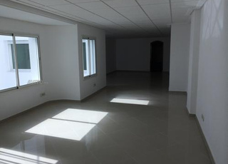 طابق للإيجار في قلب منطقة الحمرية