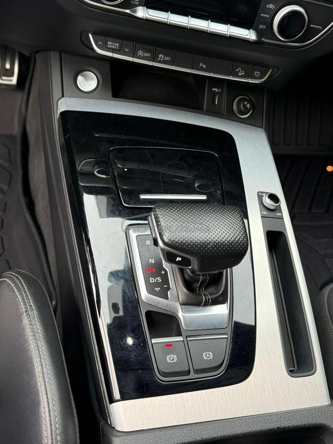 Bonjour je mets en vente une très belle Q5