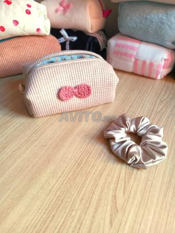 Trousse makeap avec chouchou satin gratuit