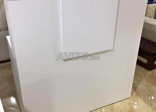 مكتب لاستقبال الكراسي التشغيلية