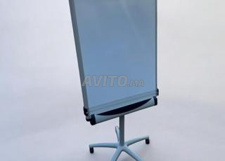 حامل مؤتمرات على عجلات 70x110 سم