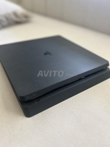 Ps4 bon état sans manette 