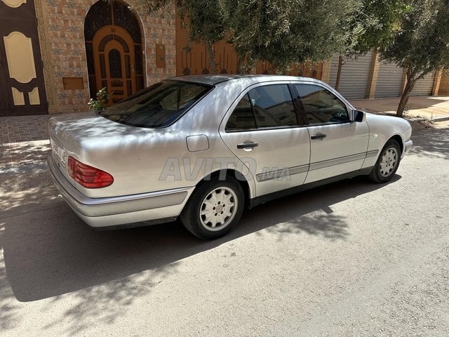 Mercedes Classe E 220 Diesel 1997 Dédouané