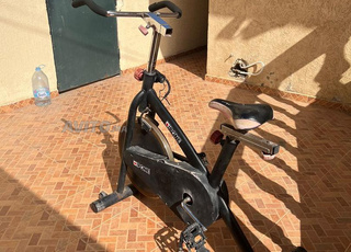 vélo de spinning de la marque ipone