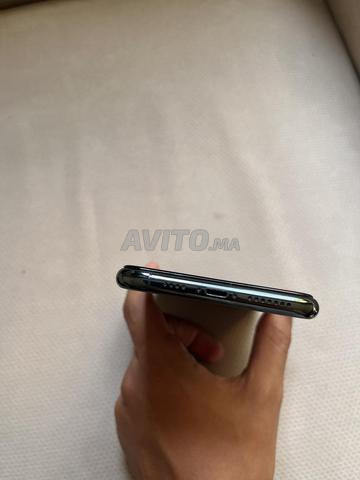 iPhone 11 Pro Max Midnight Green 64 Go - 2