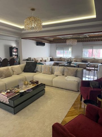 Appartement à vendre 219 m² à Agdal rabat