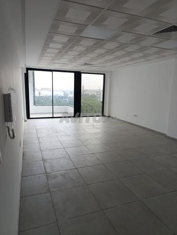 Plateau bureau de 46m2 bd Moulay SMAIL - 2