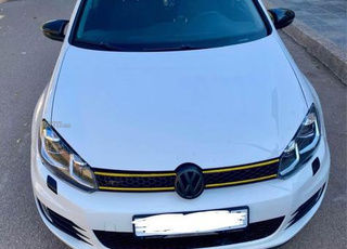 À vendre belle voiture baqya nqiya