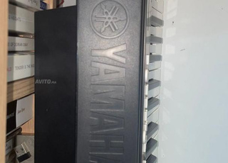 Piano/Orgue Yamaha PSR-F51 en Parfait État