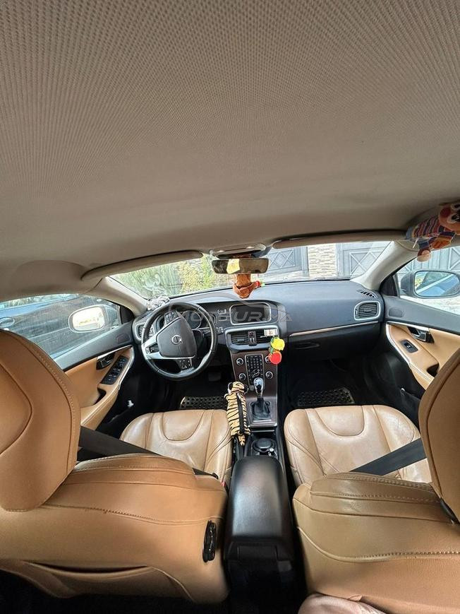 Volvo V40 Diesel Automatique 2019 à Marrakech