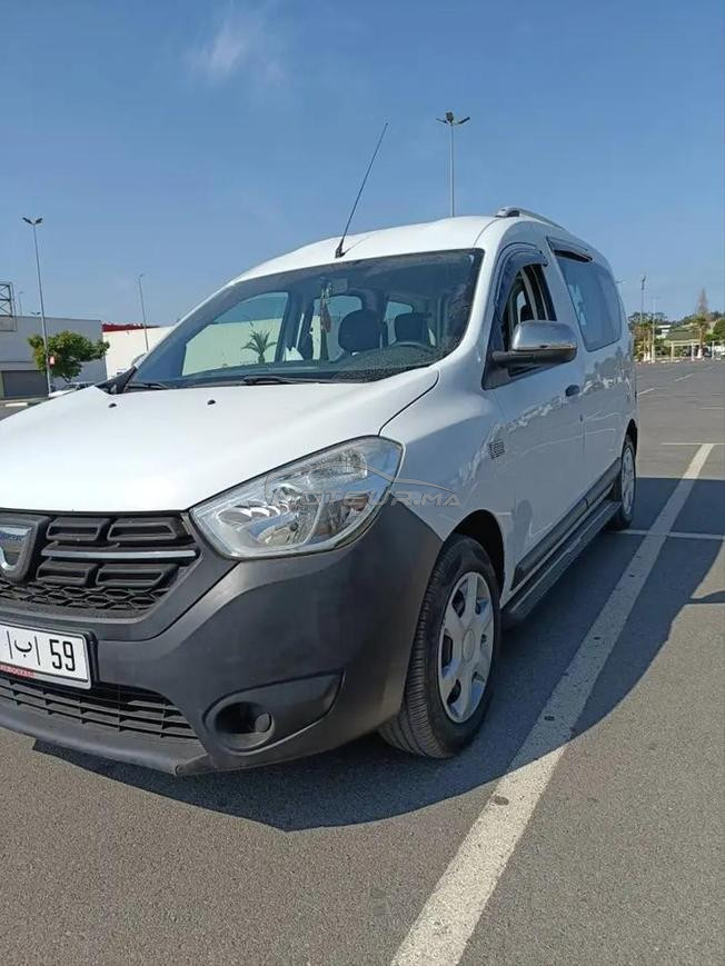 voiture Dacia dokker 