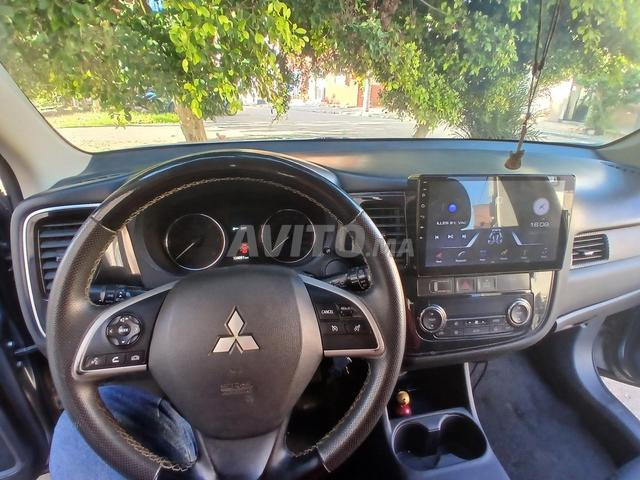 Mitsubishi 2015 – 145.000 km – 120.000 MAD - 2