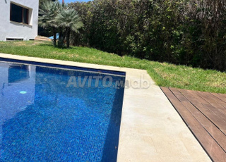 VILLA À LOUER À ANFA 1000M