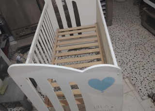 Lit pour bébé en bois massif