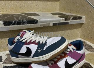 نايكي SB دانك لو برو QS بارا (الأصدقاء والعائلة)