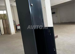 Vestiaire métallique avec 2 portes