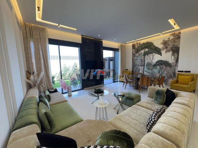 فيلا عالية المستوى للبيع في حارورة