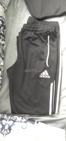 2 chaussures Adidas Original pour homme d'Amérique