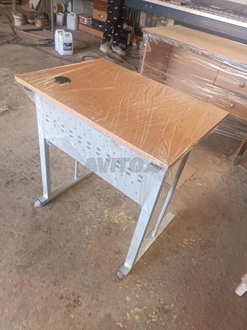 Table ordinateur / table pupitre scolaire casier mét